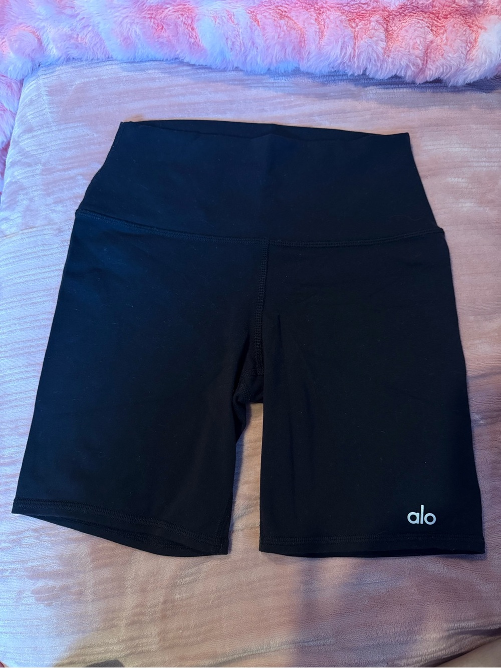 ALO Yoga 5” Airbrush High-Waist Biker Short in Black